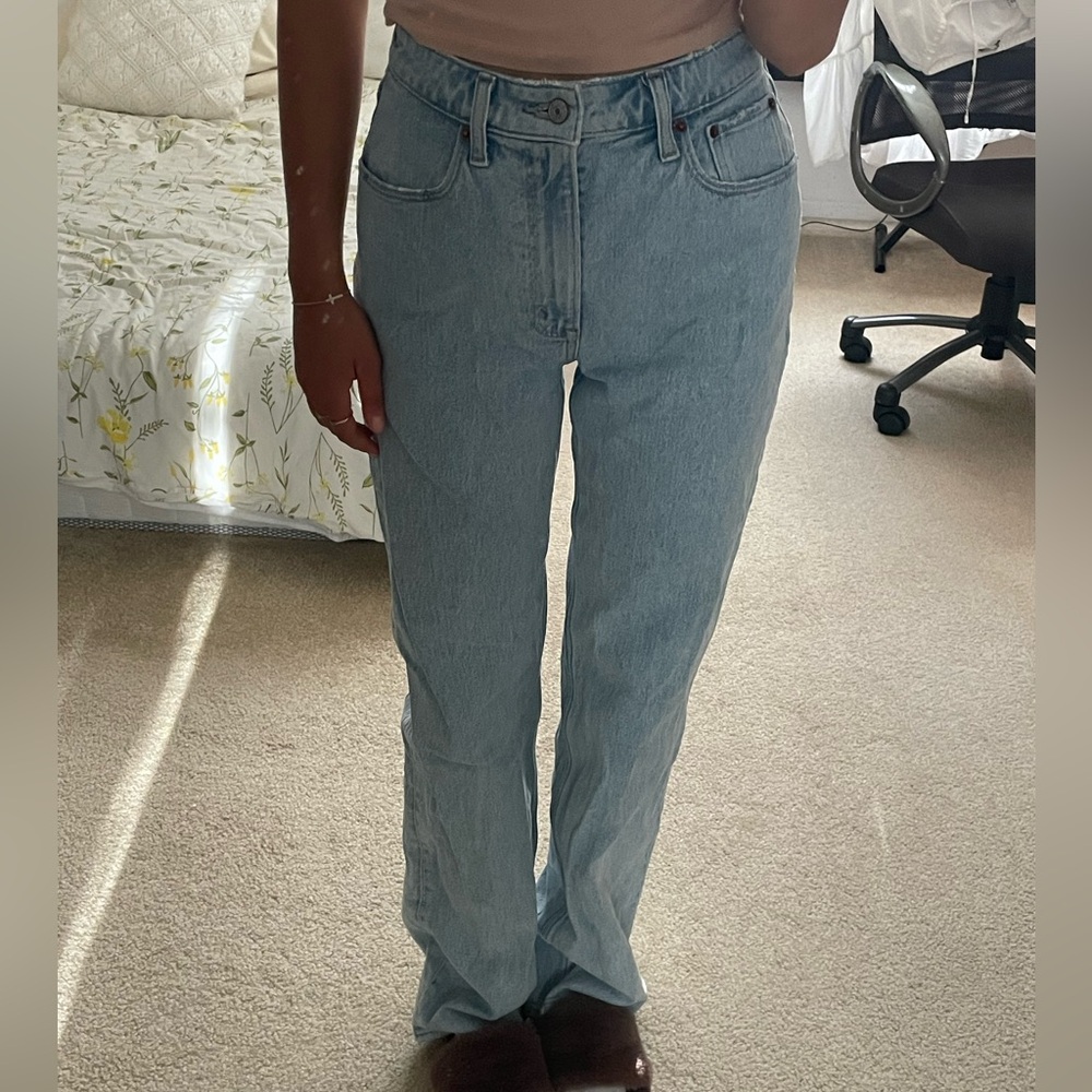 Abercrombie 90s High rise relaxed curve love jeans!!